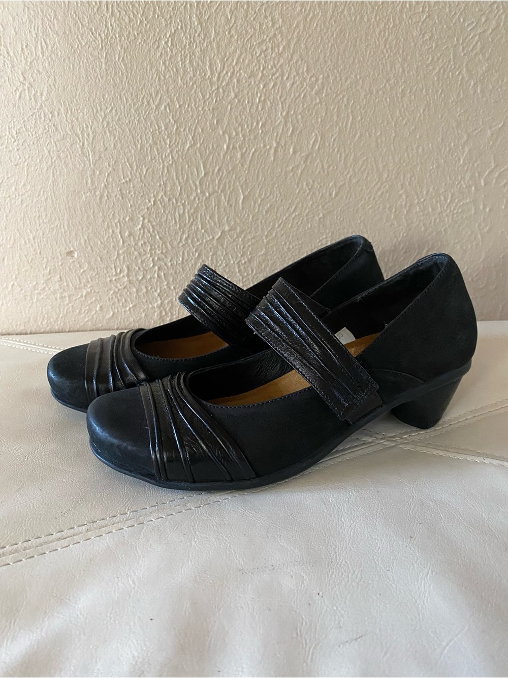 Naot Black Leather Mary Jane Heels with Pleated Strap Professional Office 37